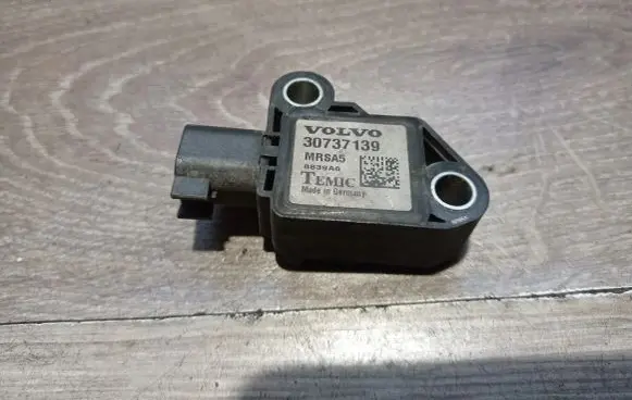Volvo V50 Airbag deployment crash/impact sensor 30737139 8839A6