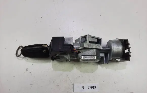Ford C-MAX II Ignition lock 3M513F880AE