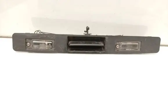Volvo XC70 Trunk door license plate light bar 9203101