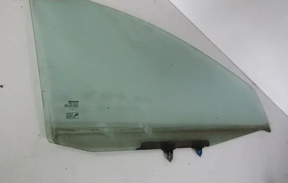 Nissan Almera Tino Front door window glass four-door 