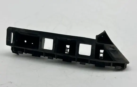 Volkswagen PASSAT B7 Front bumper mounting bracket