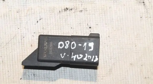 Volvo V40 Glow plug pre-heat relay 31342686