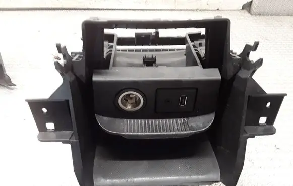 Opel Zafira C Glove box 13293521