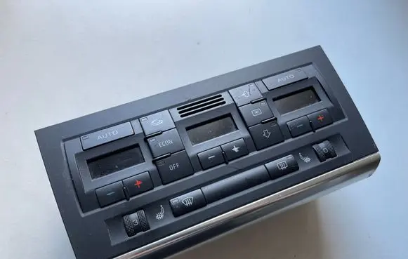 Audi A4 S4 B7 8E 8H Climate control unit 8E0820043AK
