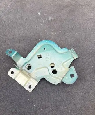 Audi e-tron Fender mounting bracket 4KE821149 4KE821467 4KE821433