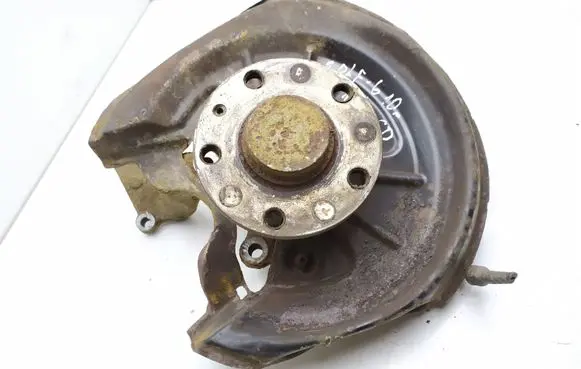 Volkswagen Golf VI Rear wheel hub