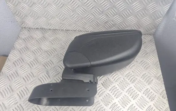 Volkswagen Golf V Armrest 07146D1
