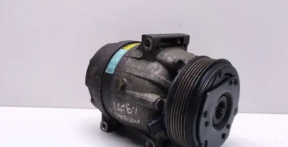 Renault Megane I Air conditioning (A/C) compressor (pump) 7700105765