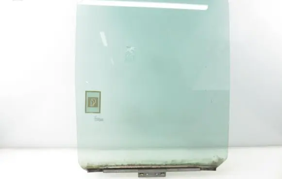 Opel Movano A Front door window glass four-door 