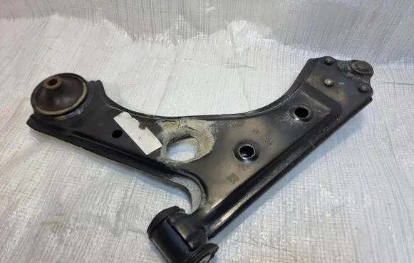 Opel Corsa E Front control arm 