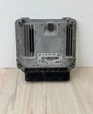 Opel Insignia A Engine control unit/module 55577674 55575350 0281017452