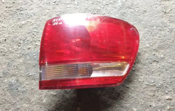 Toyota Avensis Verso Rear/tail lights