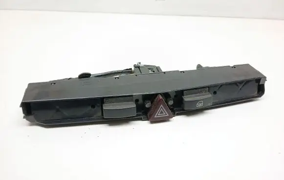 Opel Astra H Hazard light switch
