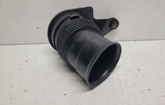 BMW 5 E60 E61 Intercooler air guide/duct channel 7571918 70322357 10991213