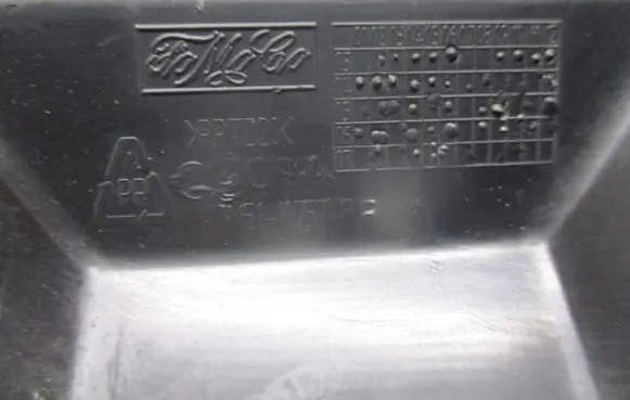 Volvo V50 Battery box tray 