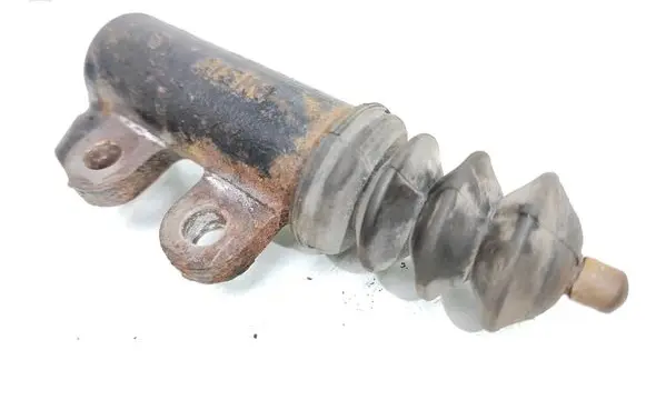 Clutch slave cylinder