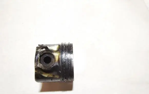 Volkswagen Golf IV Piston 