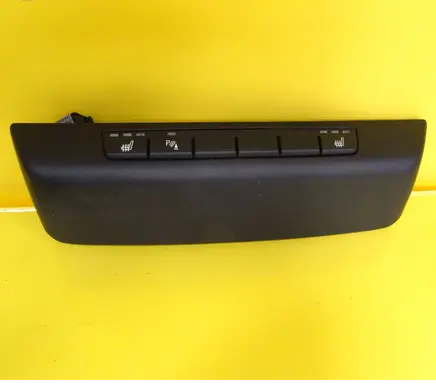BMW 1 E81 E87 Seat heating switch 03743672