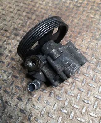 Peugeot 406 Power steering pump 9640830580