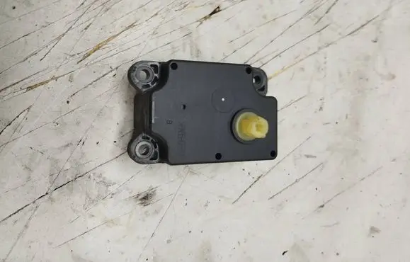 Volvo V70 Air flap motor/actuator 19E616 080509 PL1607526