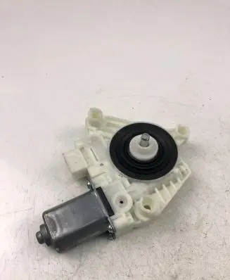 Mercedes-Benz GLC X253 C253 Front door window regulator motor A2139069501