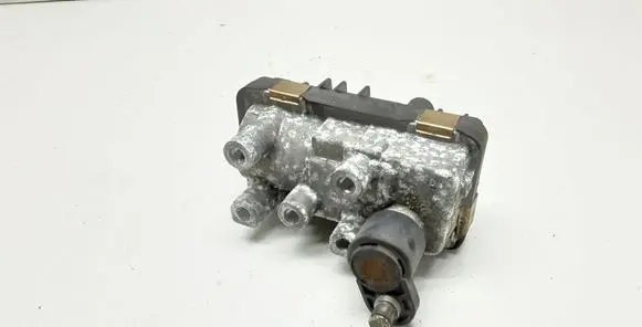 BMW 3 E90 E91 Turbine electric control actuator 6NW010099 4933519400
