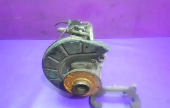 Volkswagen PASSAT B6 Front wheel hub spindle knuckle