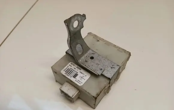 Toyota Corolla Verso AR10 Door central lock control unit/module 8974105050 000003705 736671A