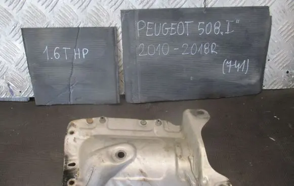 Peugeot 508 Heat shield in engine bay V758855680