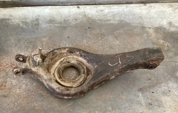 Rear upper control arm/wishbone