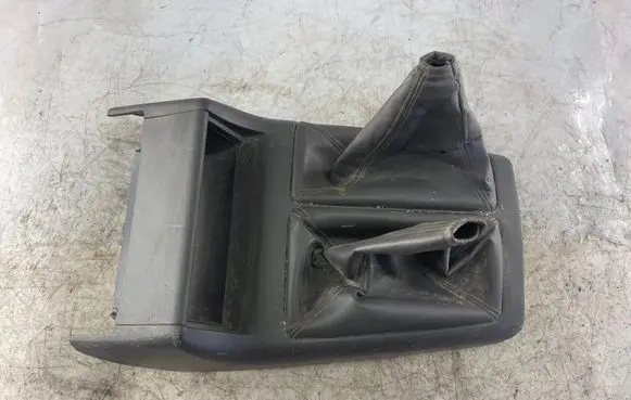Mitsubishi Pajero Sport I Gear shifter surround trim plastic Mr471883