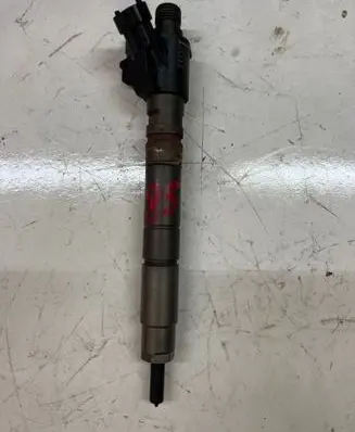 Volvo V60 Fuel injector 31303238