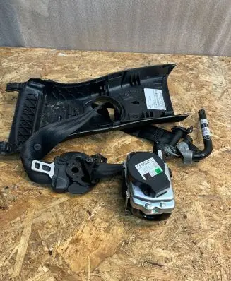 Jaguar I-Pace Front seatbelt 635394200b