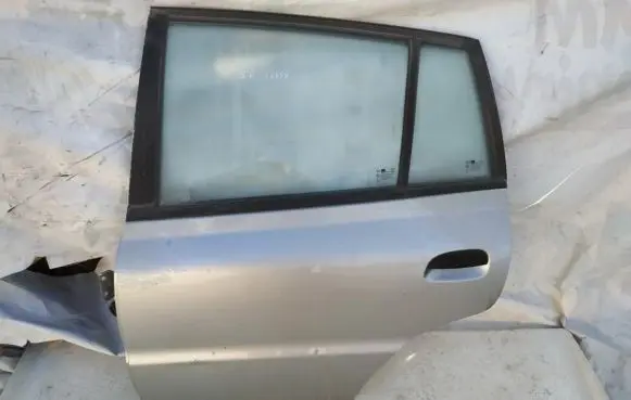 KIA Rio Rear door