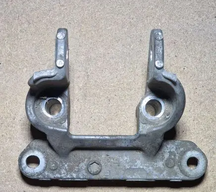 Subaru Outback Engine mounting bracket