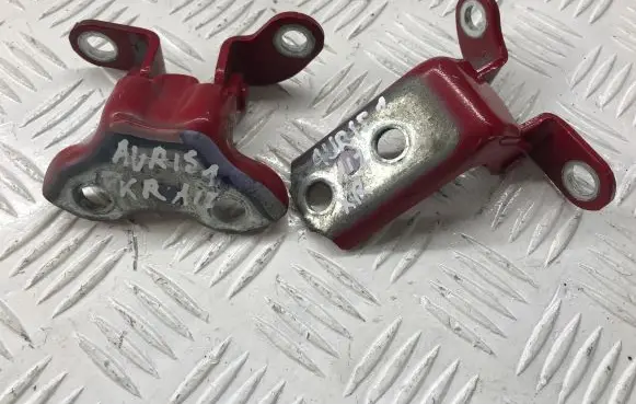 Toyota Auris 150 Rear door hinge set 687600H010 687800H010