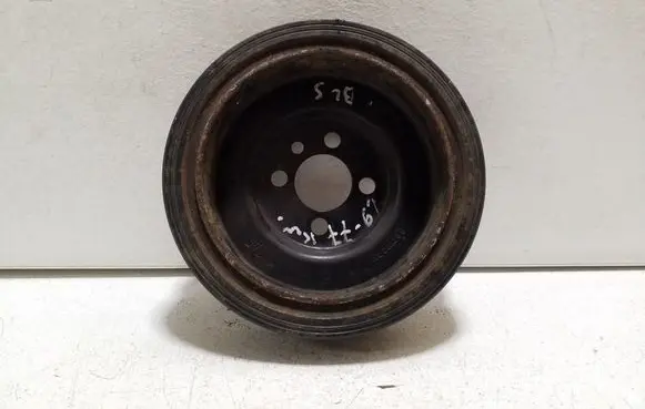 Volkswagen Golf V Crankshaft pulley 03G105243