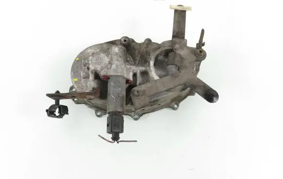 Volkswagen PASSAT B6 Timing belt guard (cover) 06F103530N