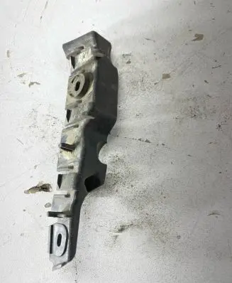 Audi A3 S3 A3 Sportback 8P Front bumper mounting bracket 8p0807188b