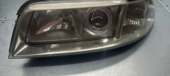 Audi A4 S4 B5 8D Front reflector 