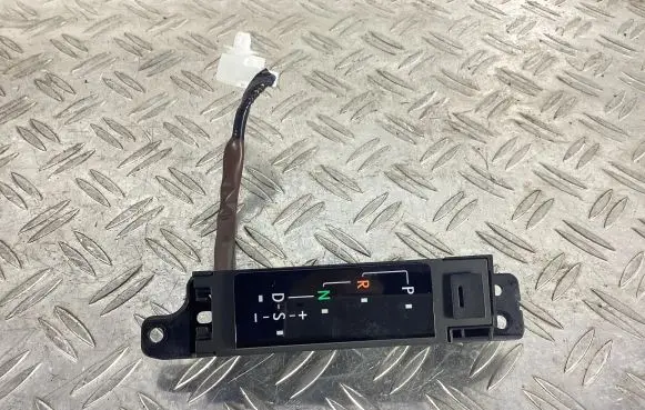 Lexus RC Gear shift selector indicator 76J946