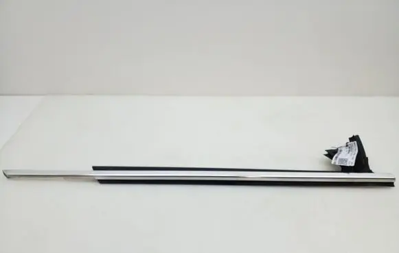 Front door glass trim molding
