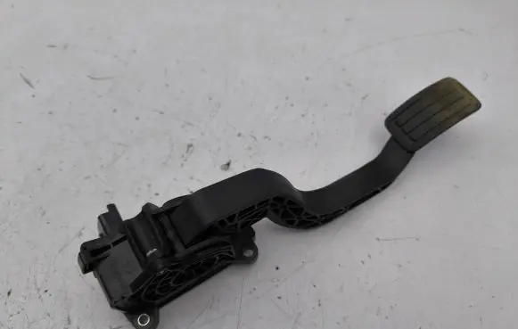 Citroen C4 II Picasso Accelerator throttle pedal 9674829880