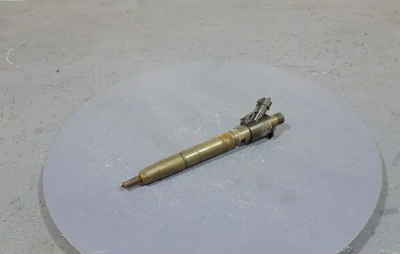 Fuel injector