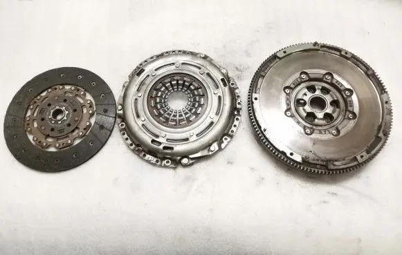 Volkswagen Caddy Clutch set kit 03L141026 063082011235