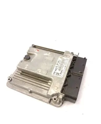 Volkswagen PASSAT B8 Engine control unit/module 04L907309M 0281030462