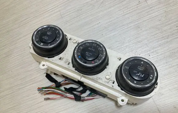 Mercedes-Benz ML W163 Climate control unit A1638202589