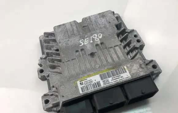Peugeot 508 Engine control unit/module 9676760880