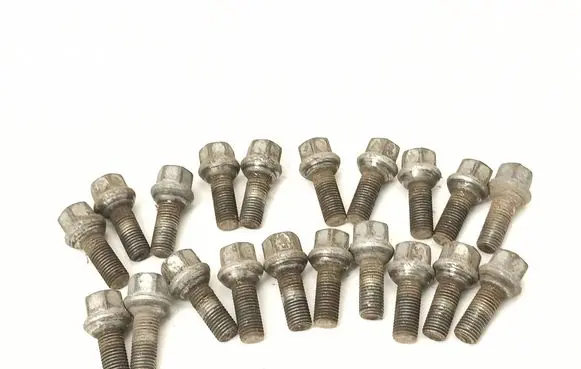 Volkswagen K70 Nuts/bolts 
