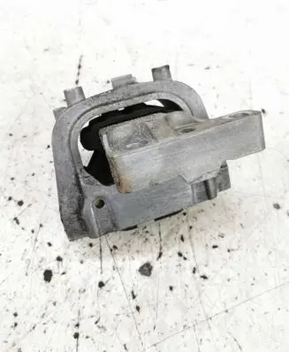 Volkswagen Touran III Engine mount bracket 5Q0199262